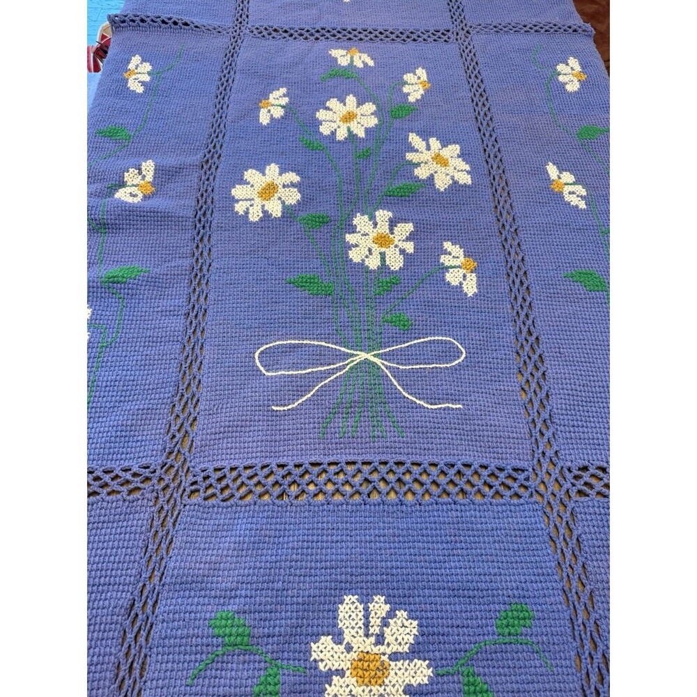 Vtg Hand Crocheted Purple Violet Blanket 3D White Daisies Flowers Afghan Fringe